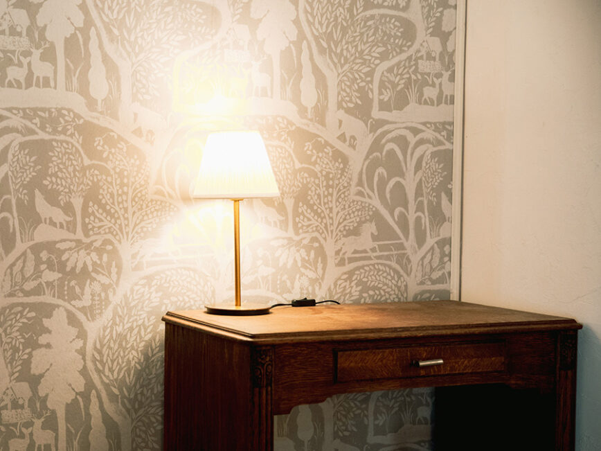 room_bed 北欧アンティークの机